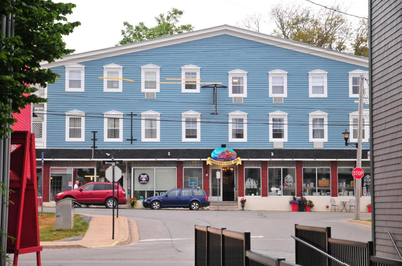 Smugglers Cove Inn Lunenburg Exterior photo